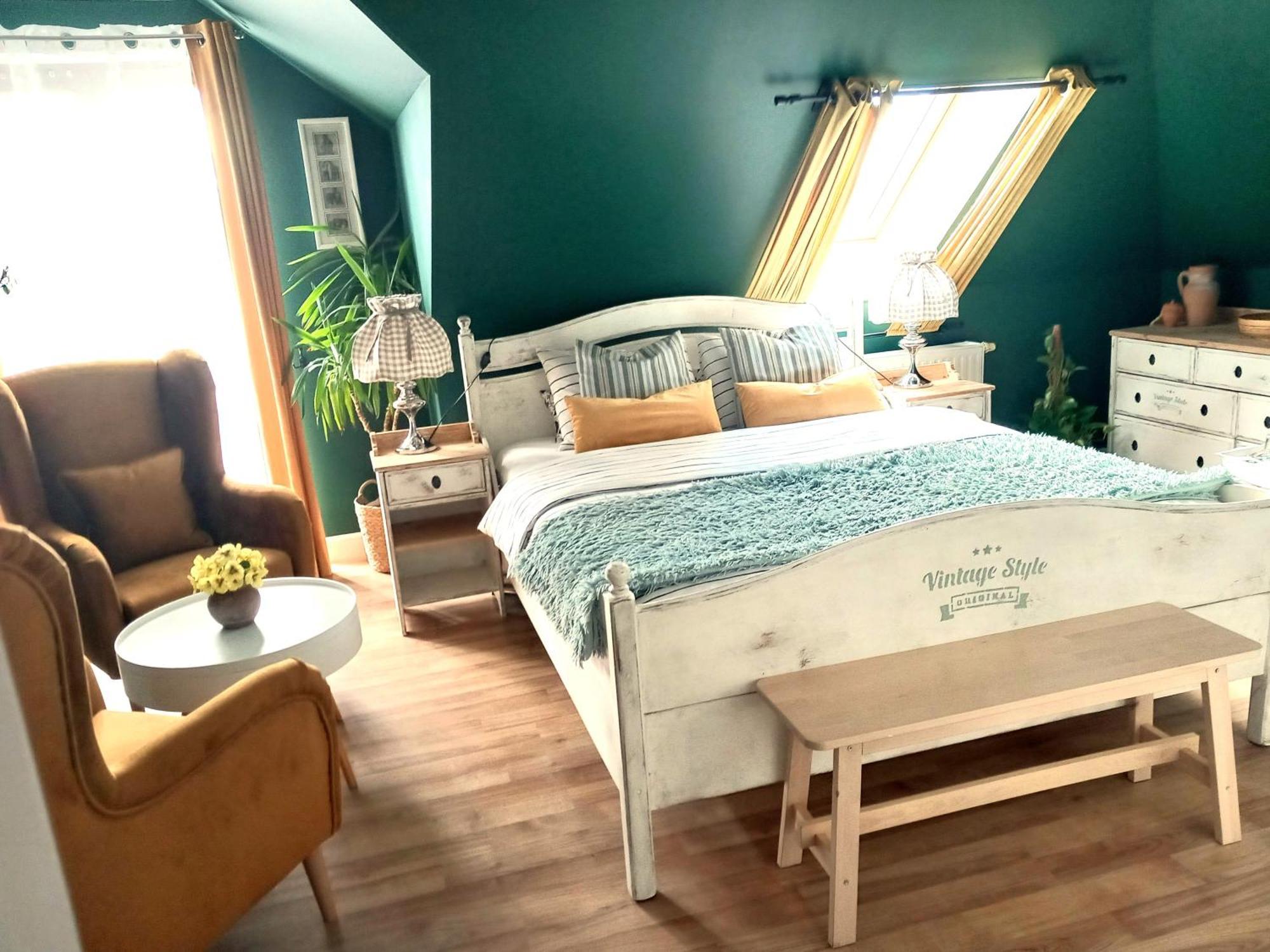 Bed & Breakfast Dom Z Sauna I Jacuzzi- Na Wylacznosc Lub Serock